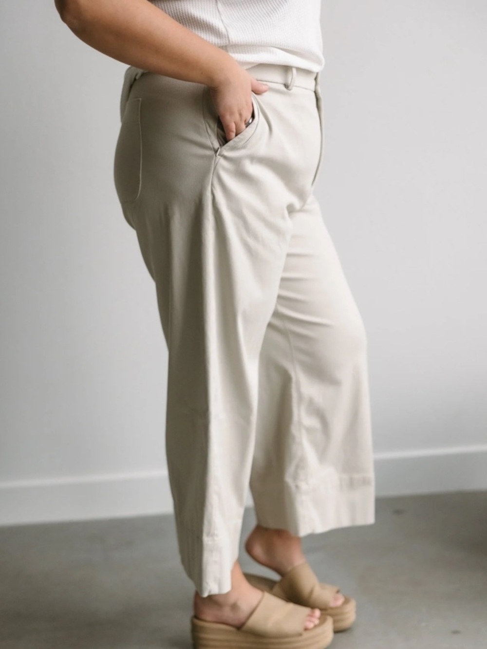 SPANX Stretch Twill High-Rise Cropped Wide Leg Pants Size L Bone Minimalist